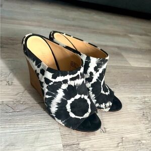 tie dye contemp wedges